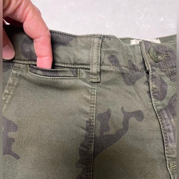EUC Sanctuary Standard Surplus Olive Green Camo Pants - Picture 7 of 9